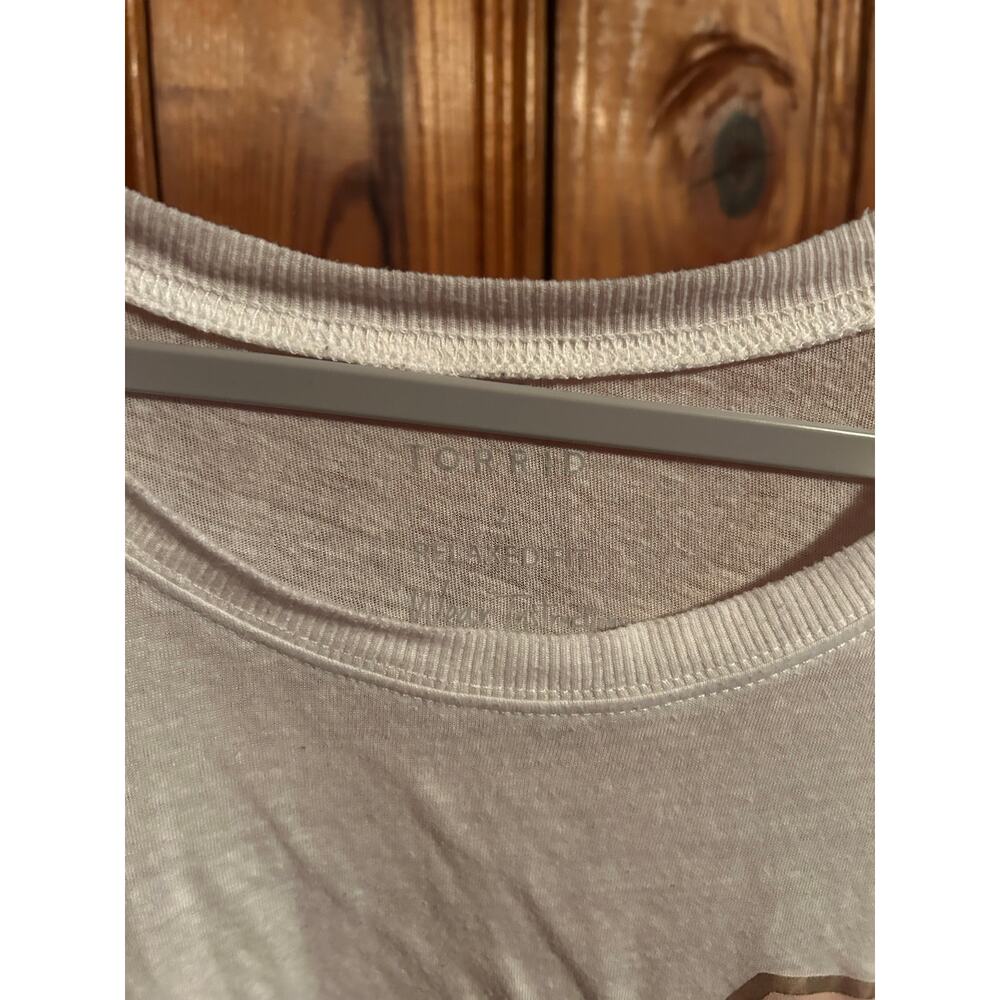 TORRID women’s Vintage Mouth Tee white relaxed fit oversized 2X - Picture 3 of 3